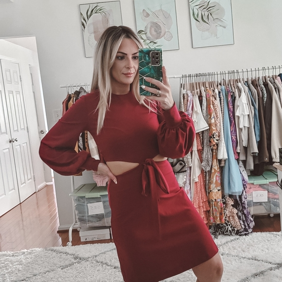 Susana Monaco Dresses & Skirts - Susana Monaco burgundy long sleeve cutout mini dress